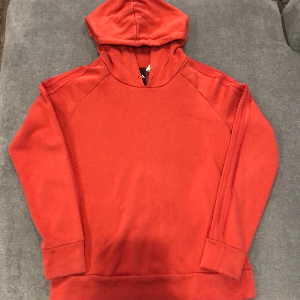 🚨ADIDAS HOODIE SIZE MEDIUM🚨